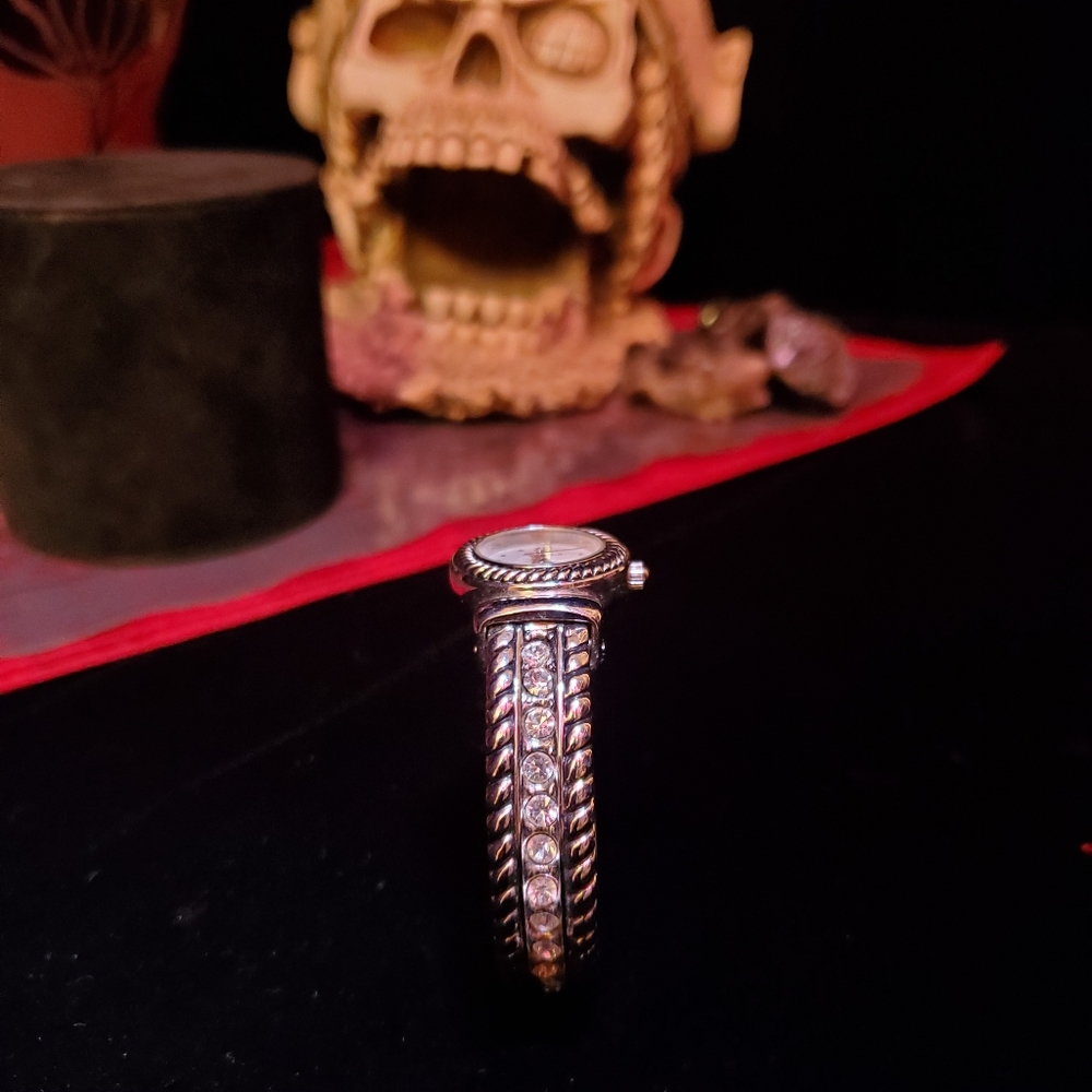 🖤Pt. 2- VTG Gorgeous Silver & Rhinestone Watch🖤 - Picture 14 of 16
